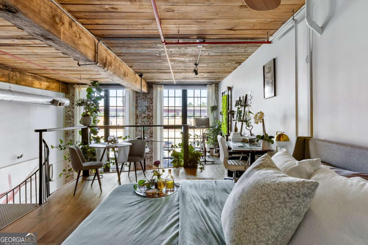 170 Boulevard SE # 223E