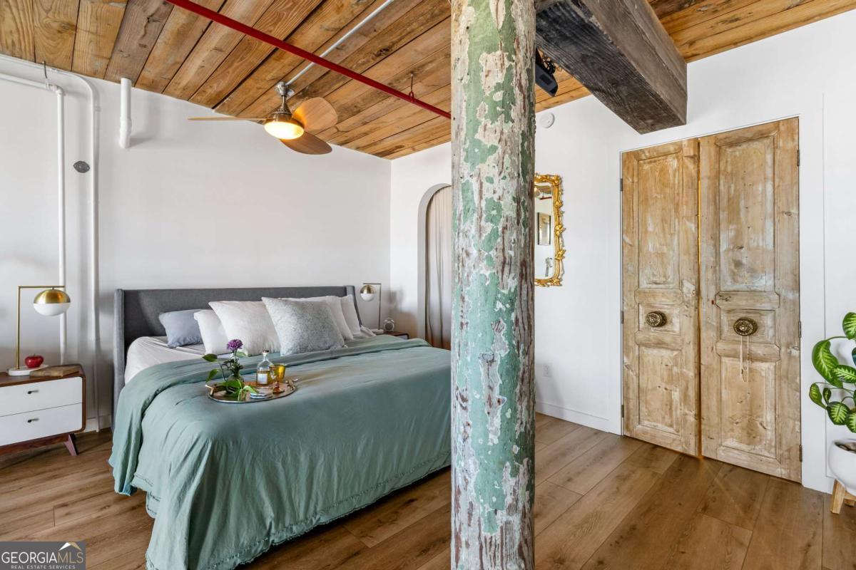 170 Boulevard SE # 223E