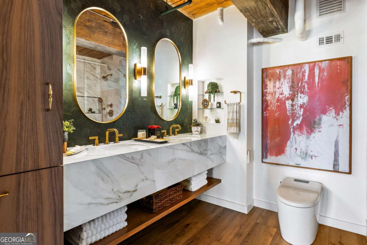 170 Boulevard SE # 223E