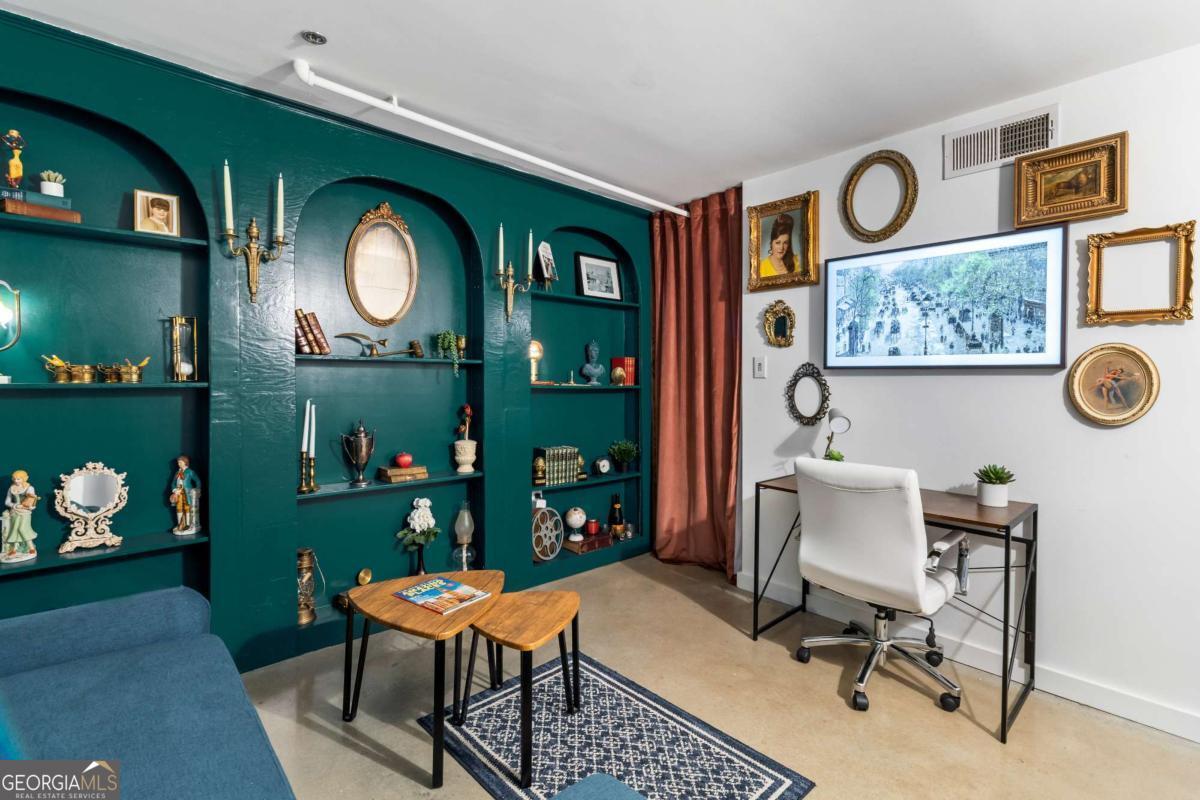 170 Boulevard SE # 223E