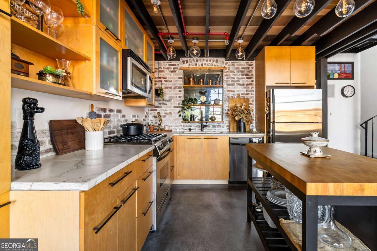 170 Boulevard SE # 223E