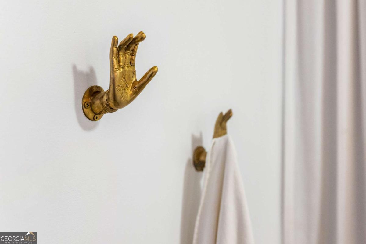 170 Boulevard SE # 223E