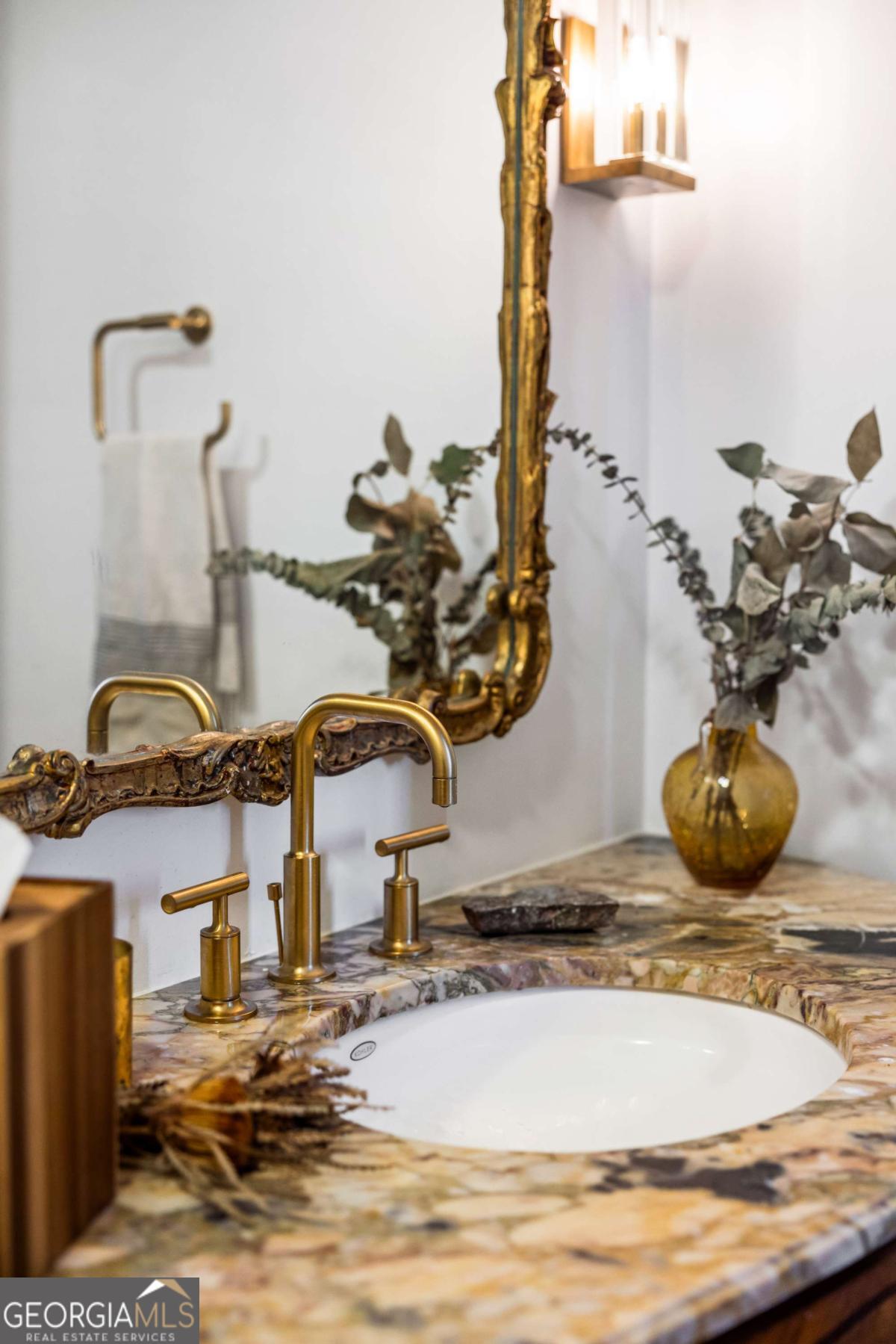 170 Boulevard SE # 223E