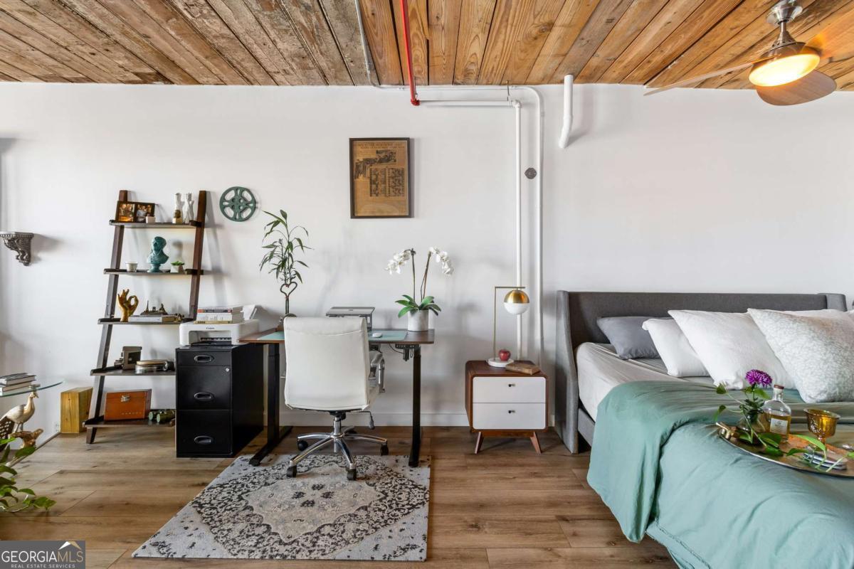 170 Boulevard SE # 223E