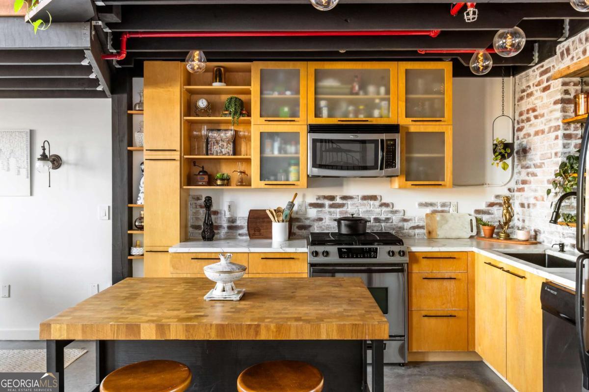 170 Boulevard SE # 223E