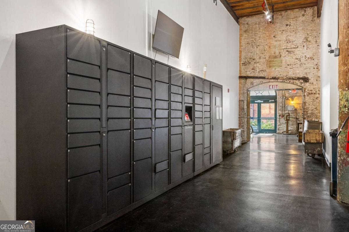 170 Boulevard SE # 223E