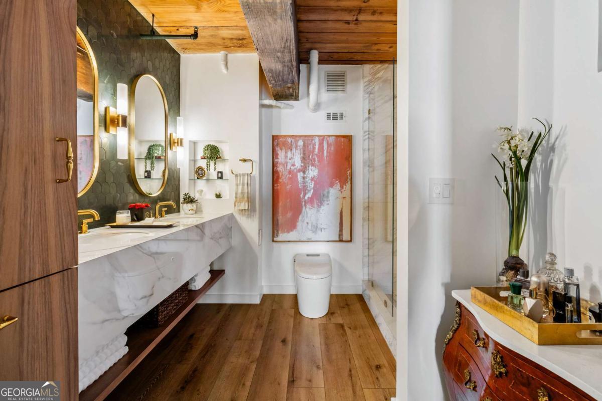 170 Boulevard SE # 223E