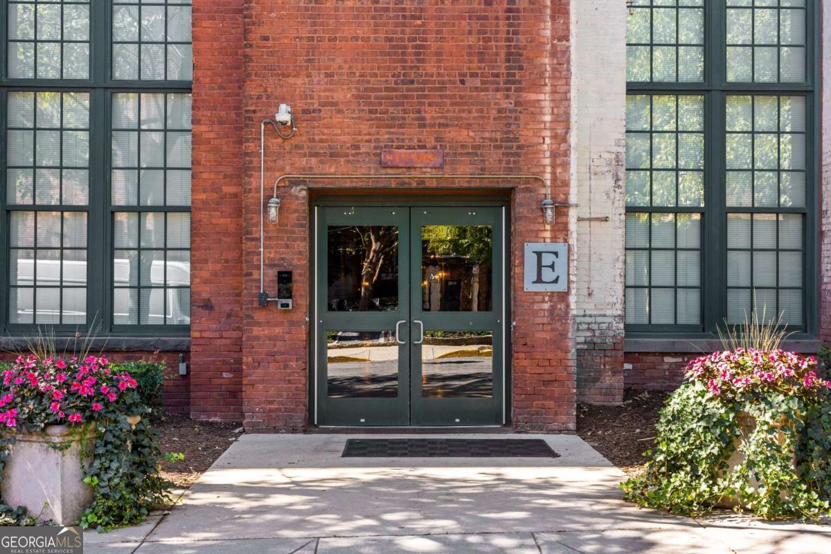 170 Boulevard SE # 223E