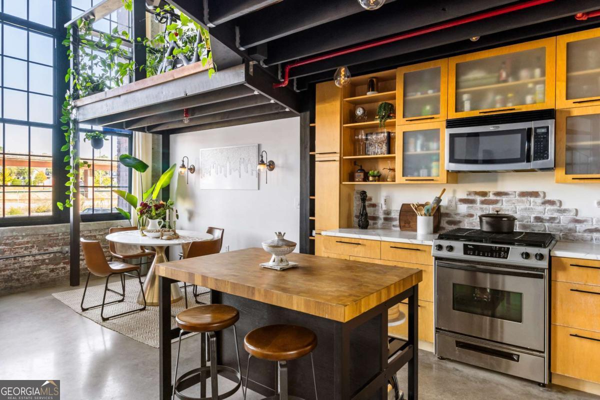 170 Boulevard SE # 223E