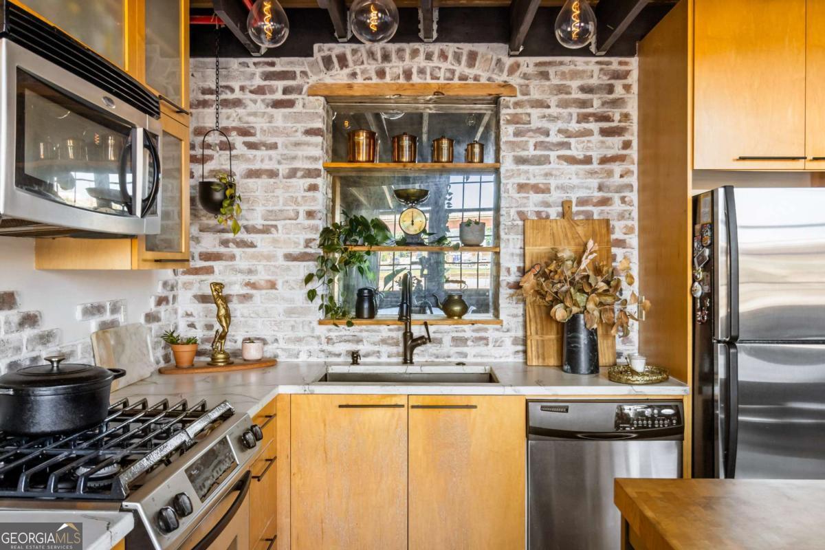 170 Boulevard SE # 223E