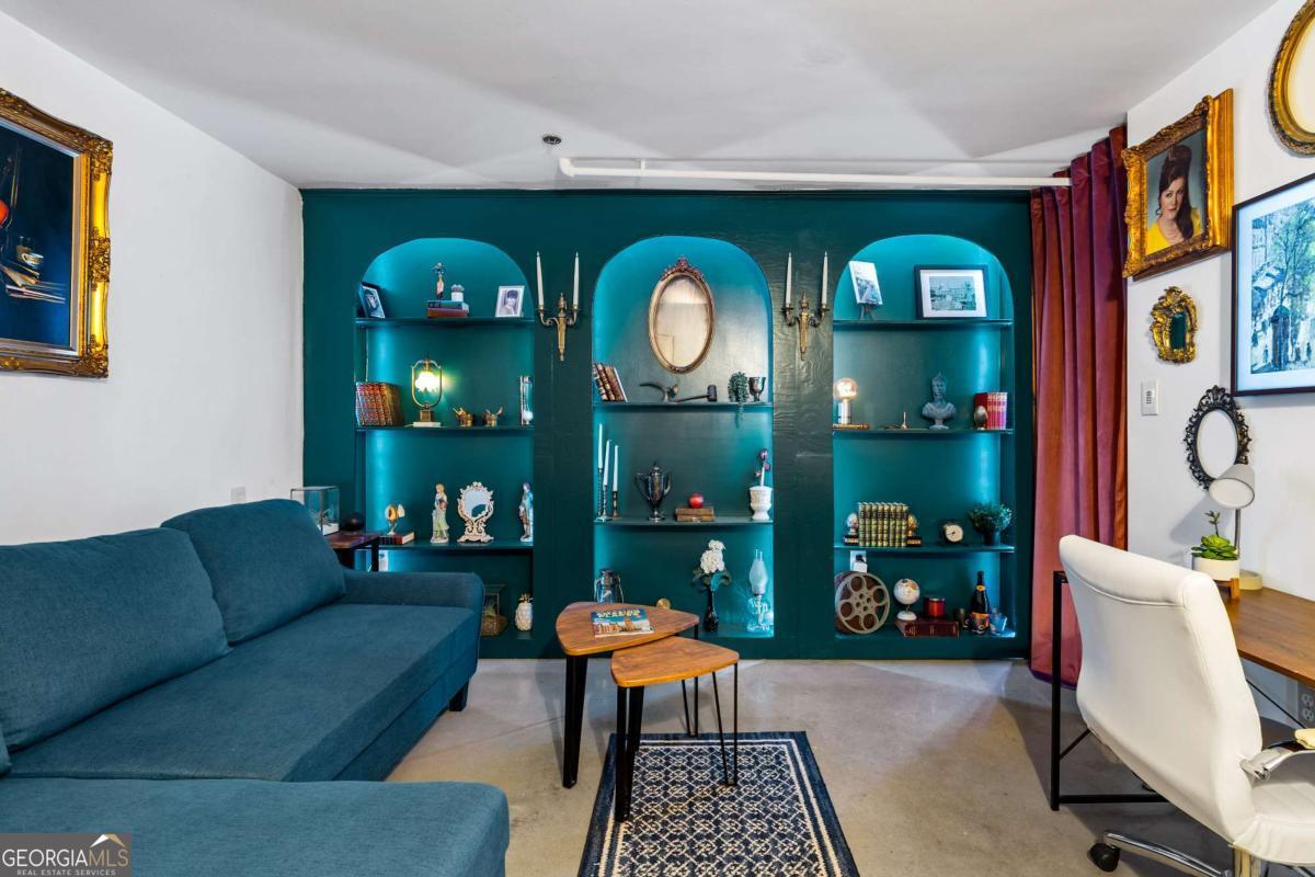 170 Boulevard SE # 223E