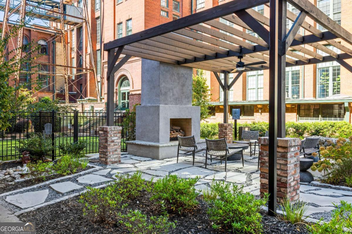 170 Boulevard SE # 223E