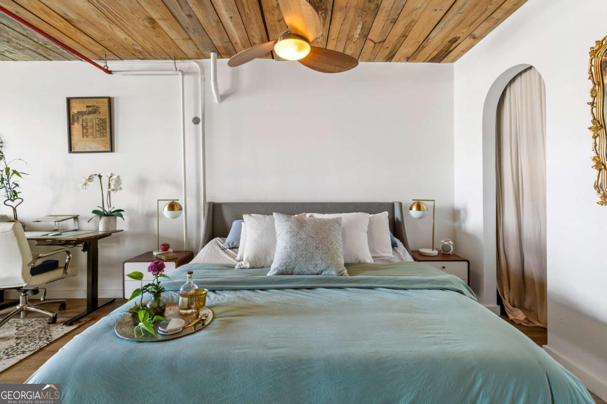 170 Boulevard SE # 223E