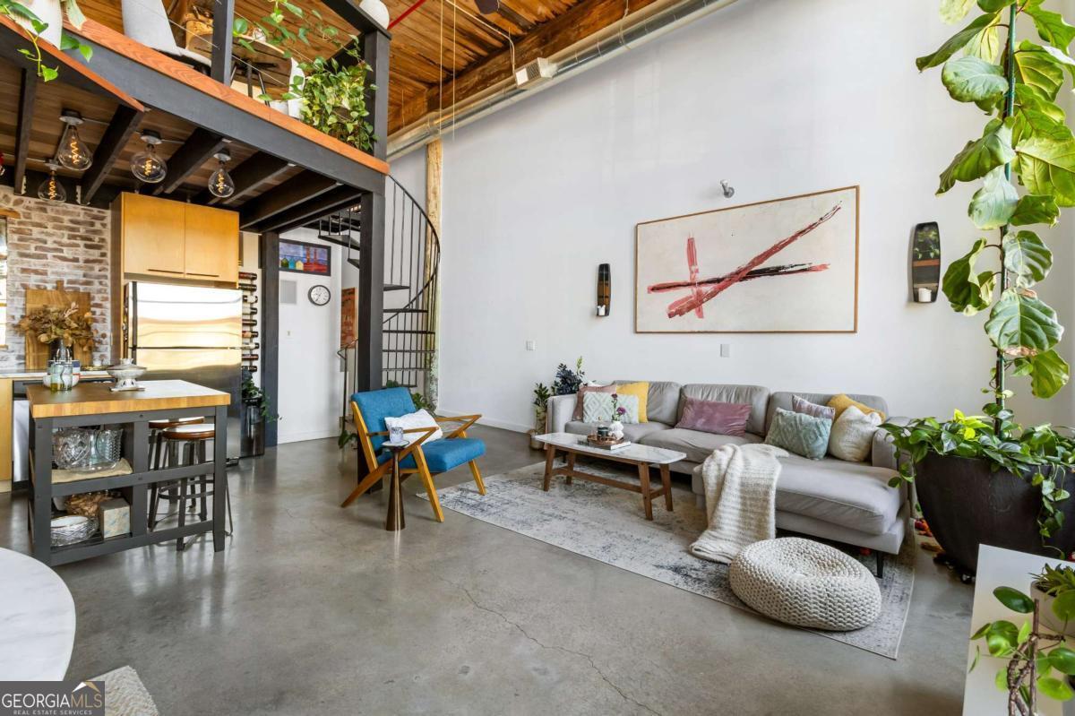 170 Boulevard SE # 223E