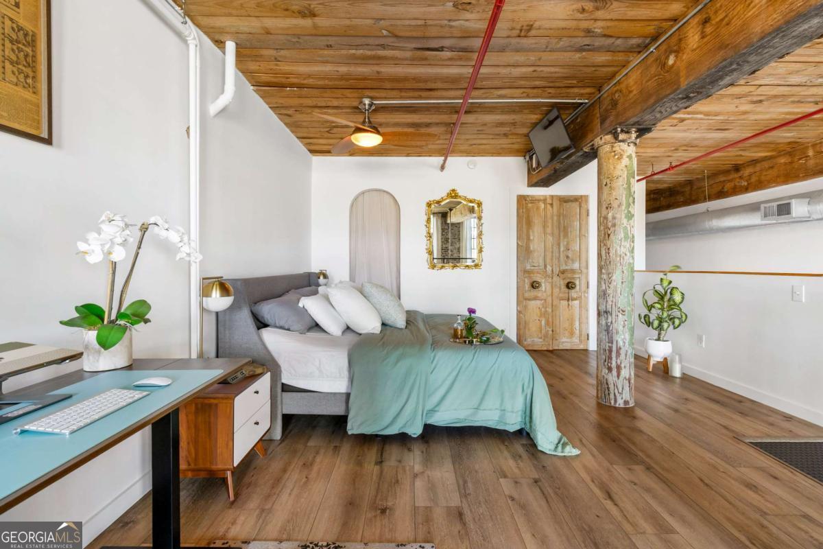 170 Boulevard SE # 223E