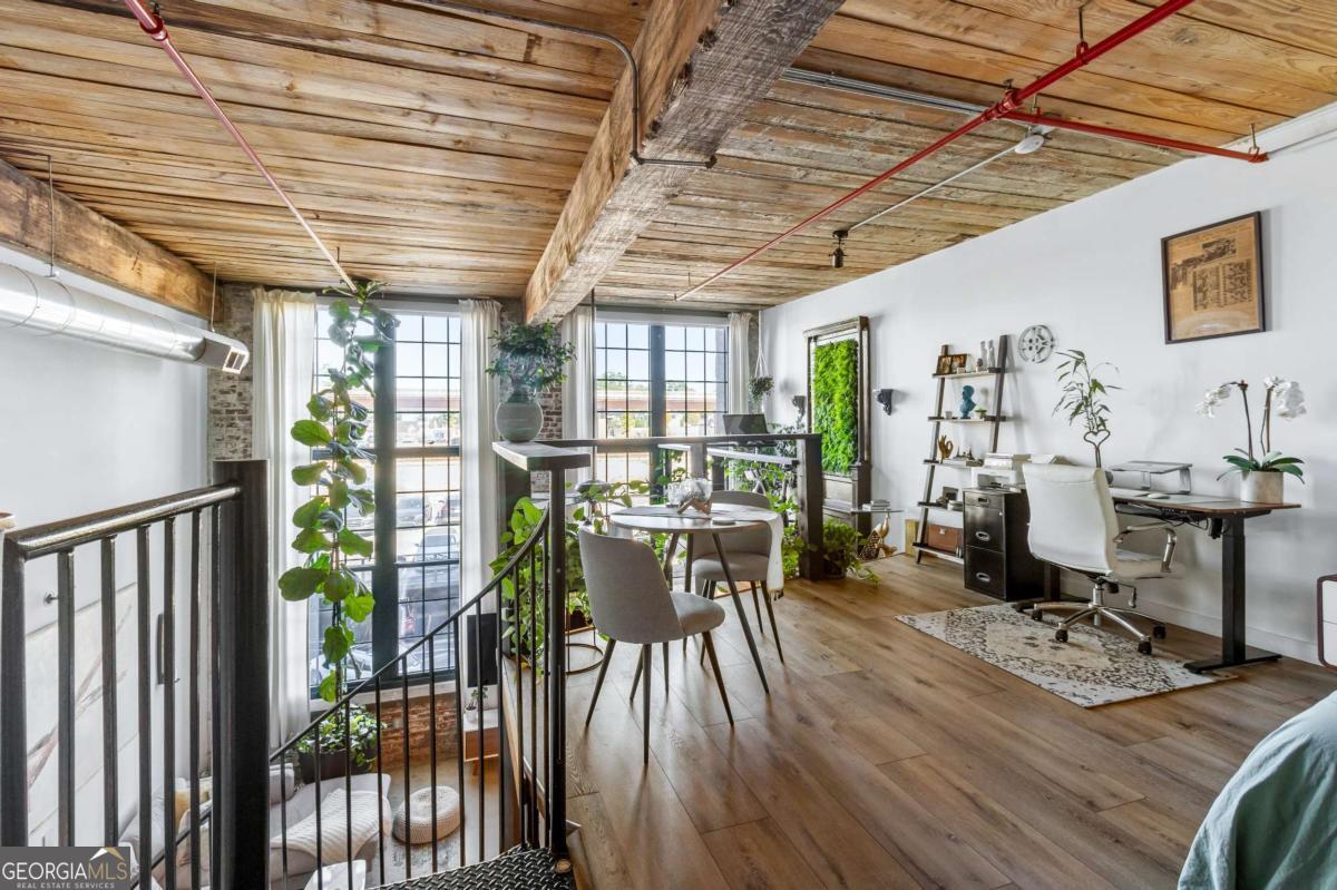 170 Boulevard SE # 223E