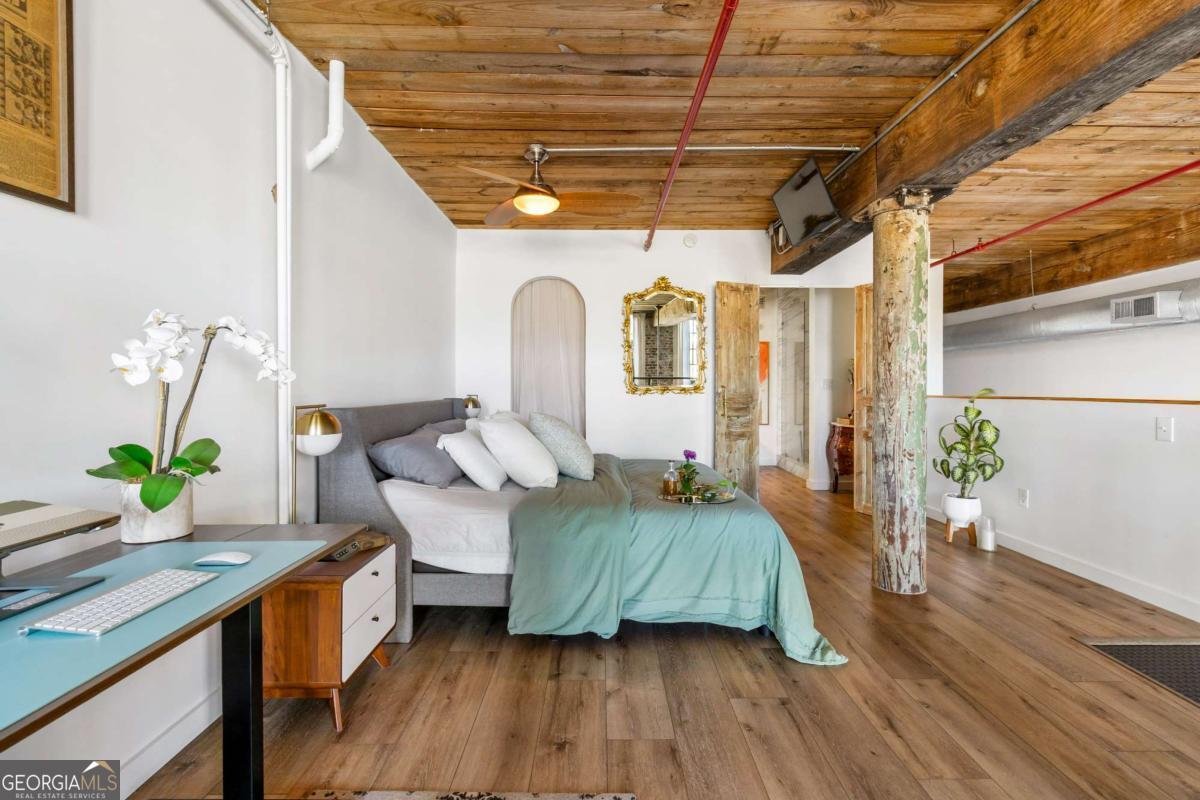 170 Boulevard SE # 223E