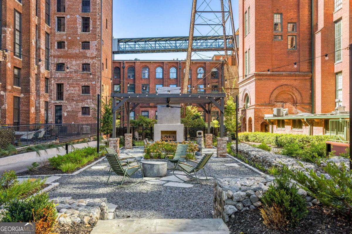 170 Boulevard SE # 223E