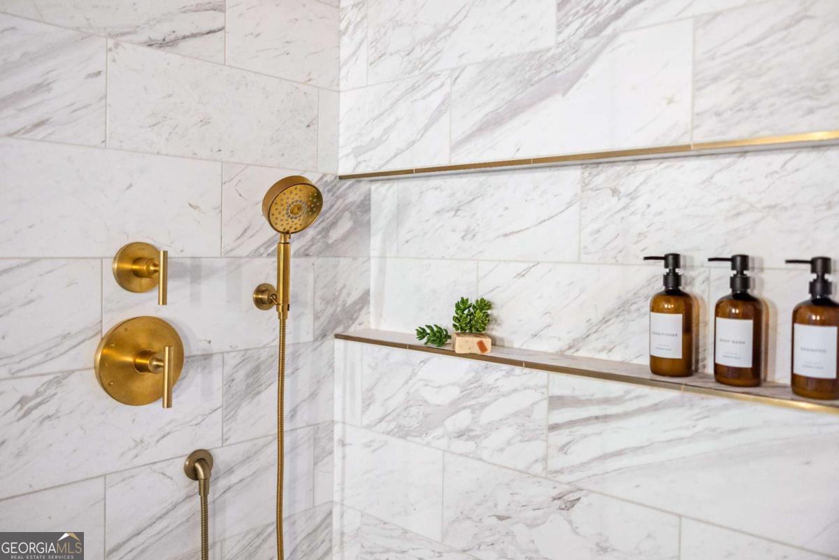 170 Boulevard SE # 223E