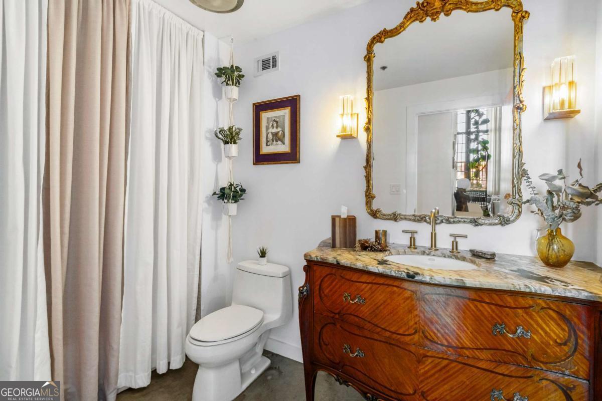 170 Boulevard SE # 223E