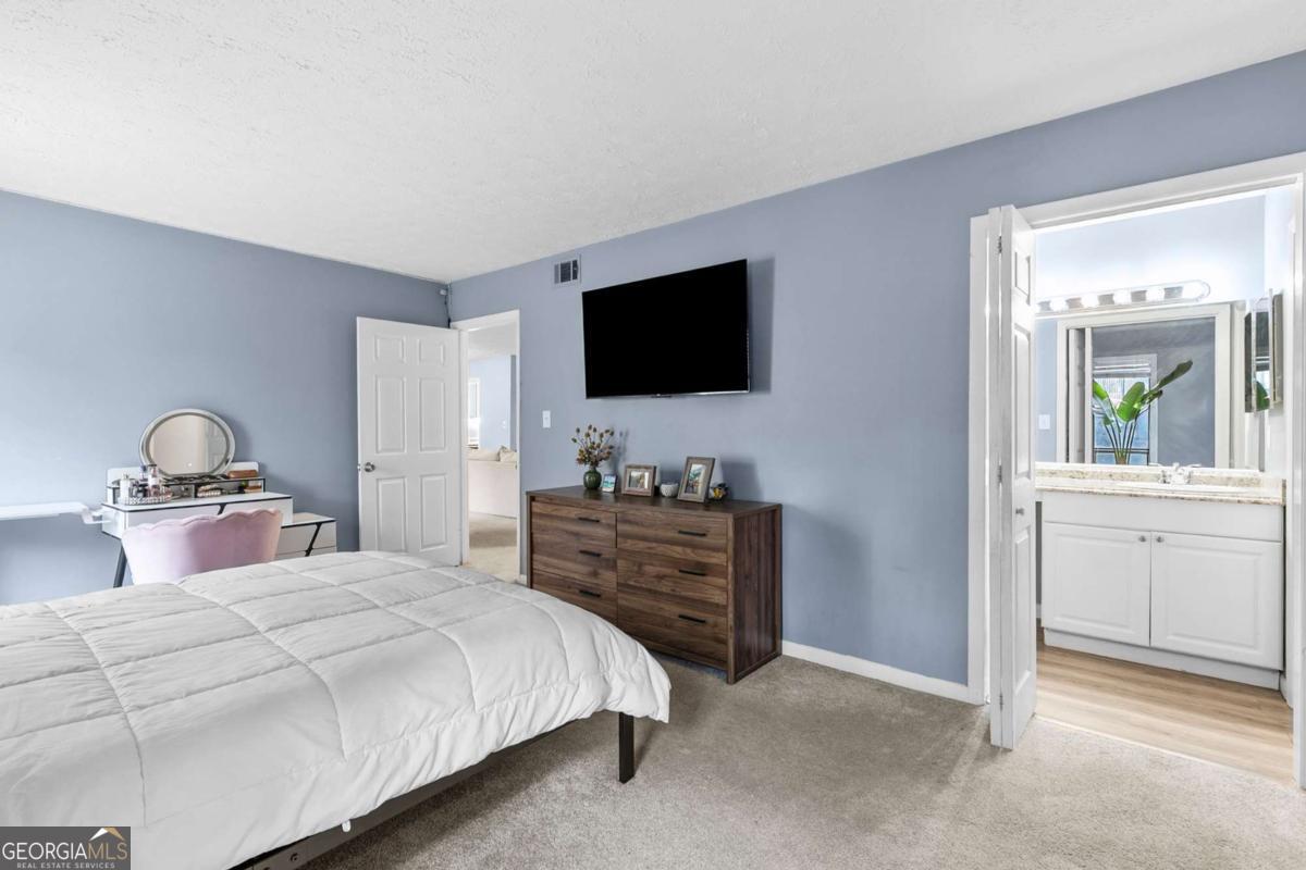 8740 Roswell Road # 10B