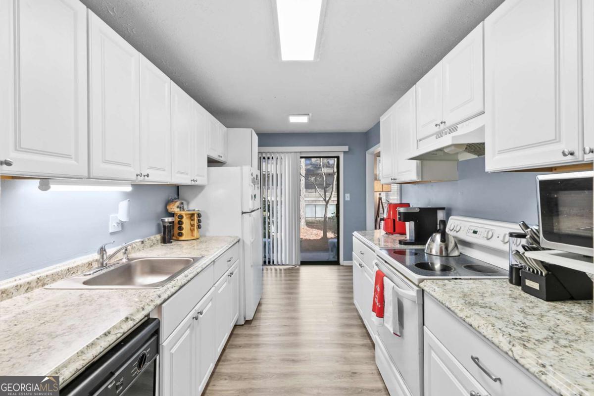 8740 Roswell Road # 10B