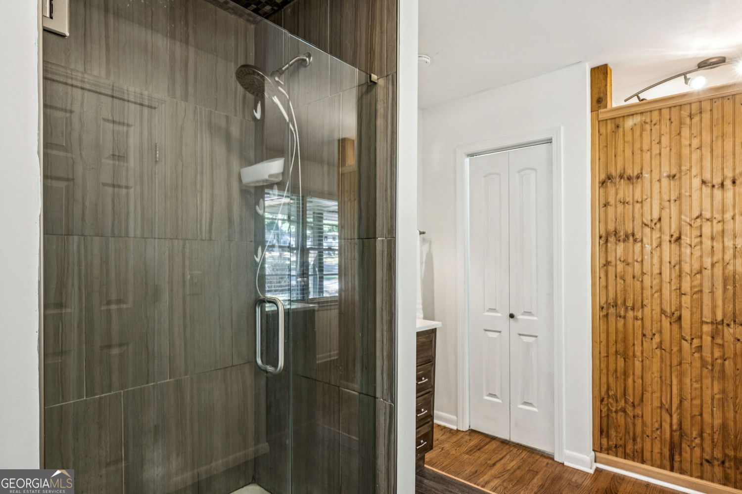 1955A Vance Drive NE