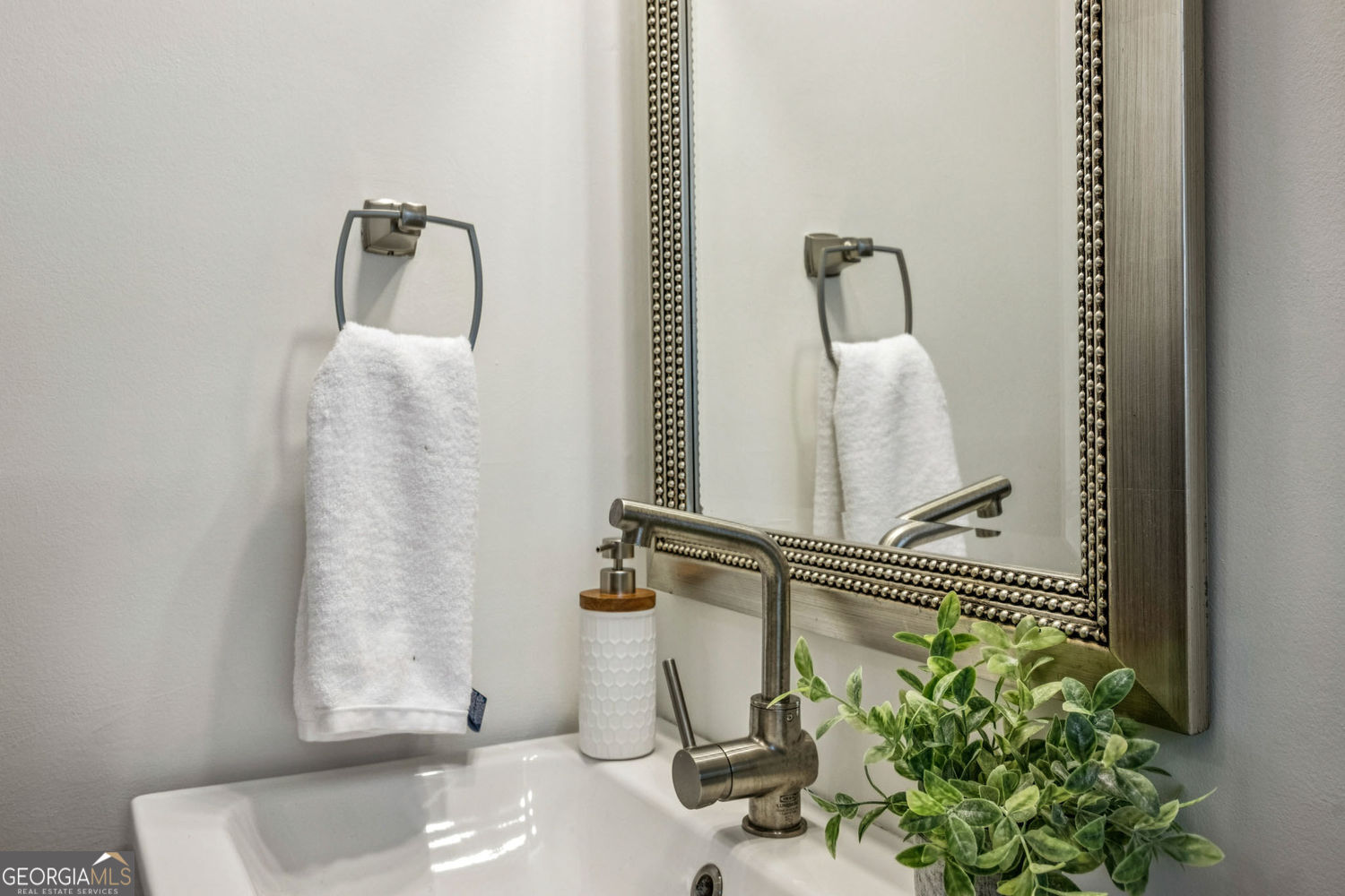 1955A Vance Drive NE