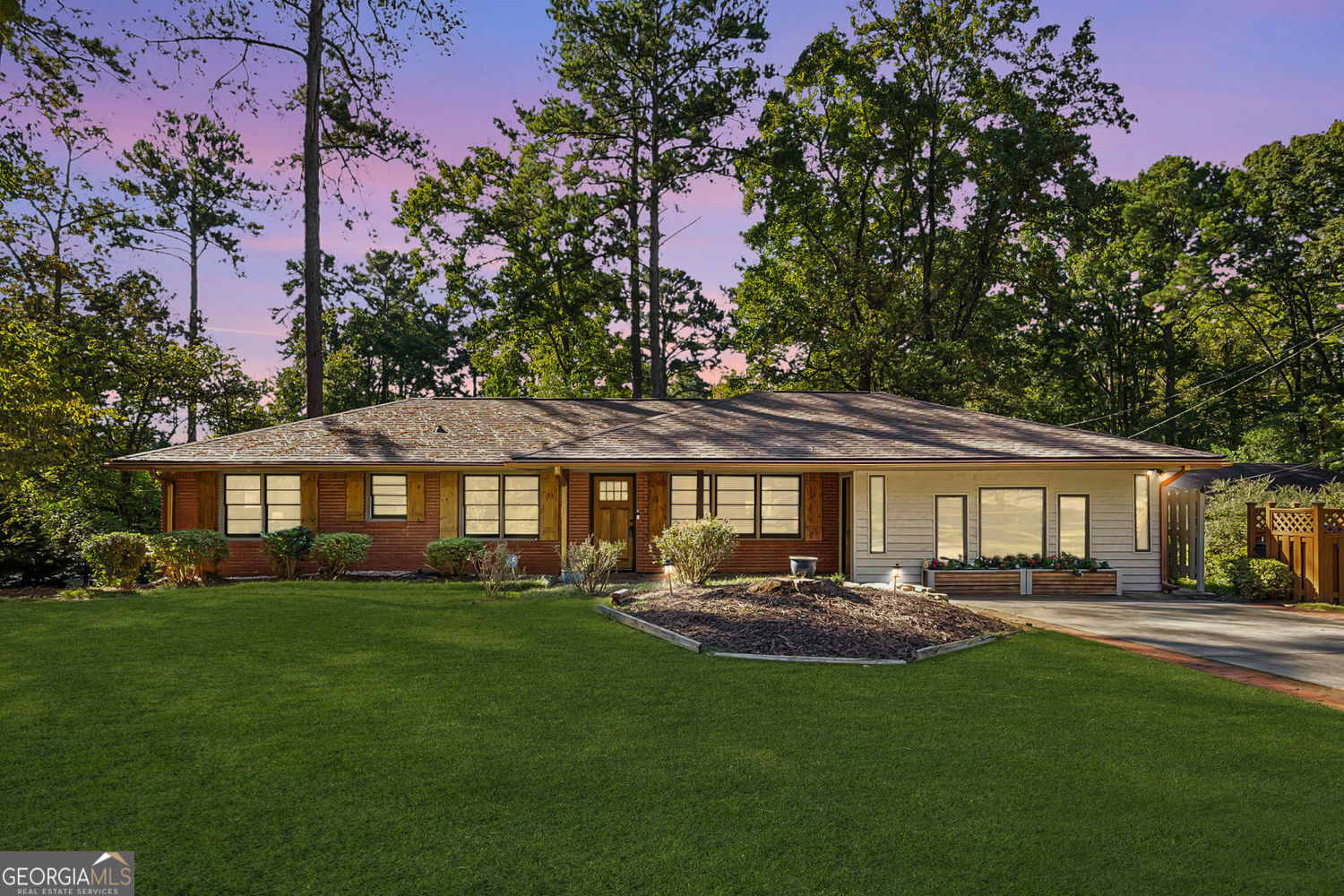 1955A Vance Drive NE