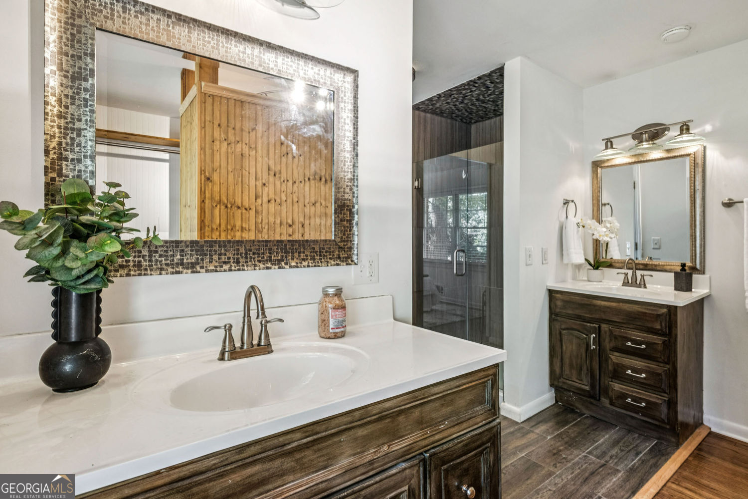 1955A Vance Drive NE