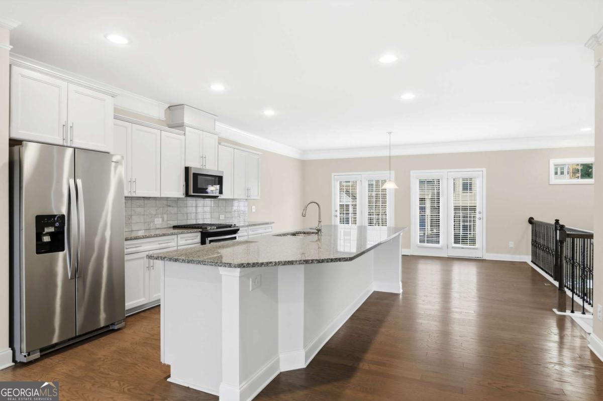 1940 Discovery Park Lane