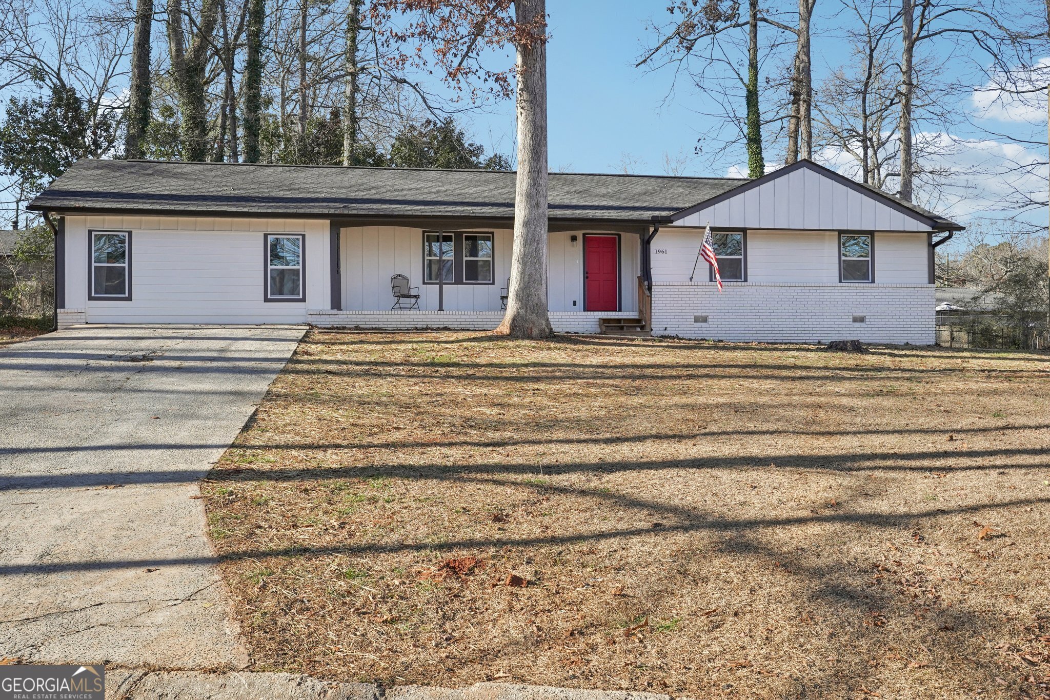 1961 Oak Leaf Court SW
