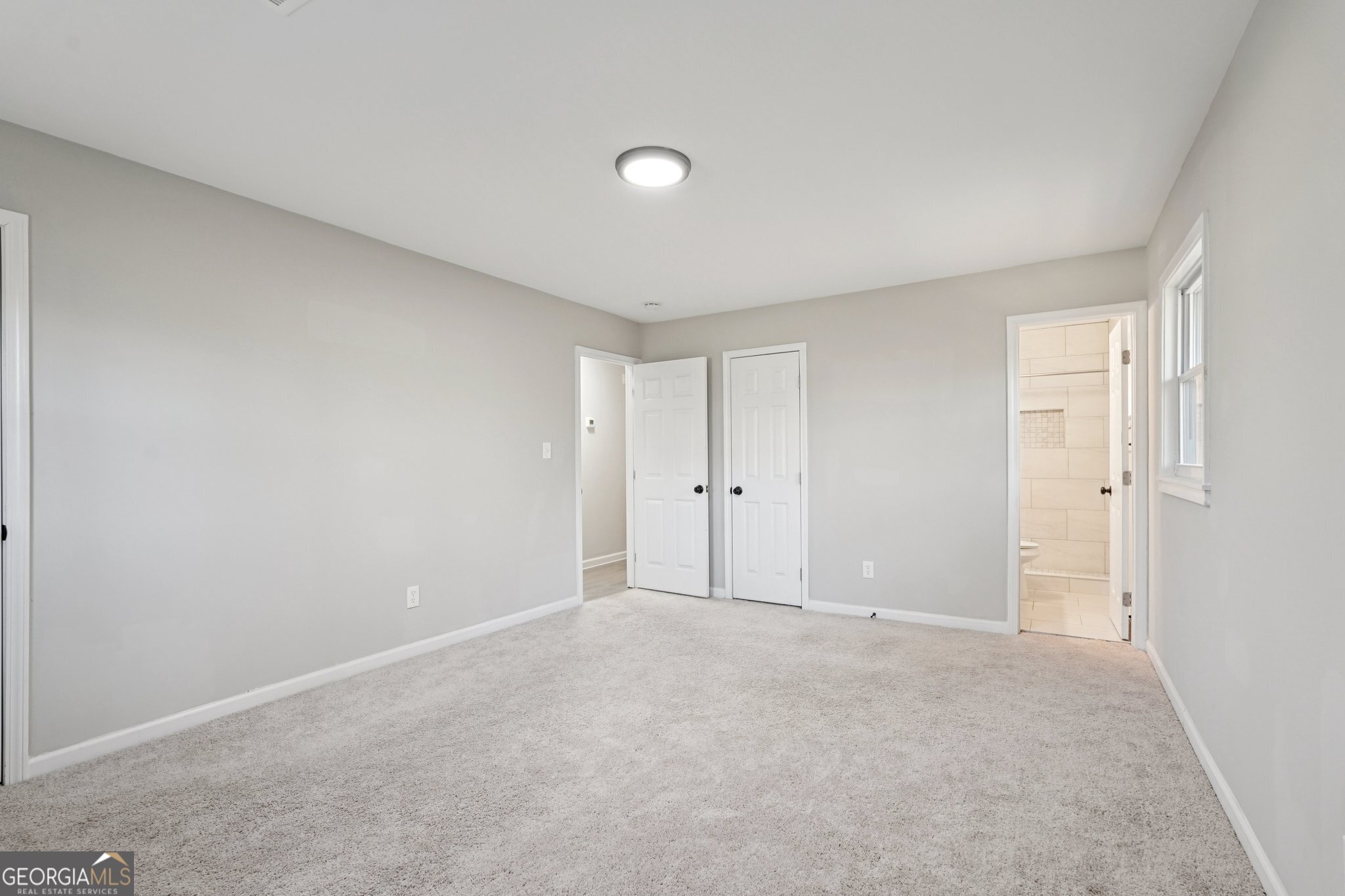 1961 Oak Leaf Court SW