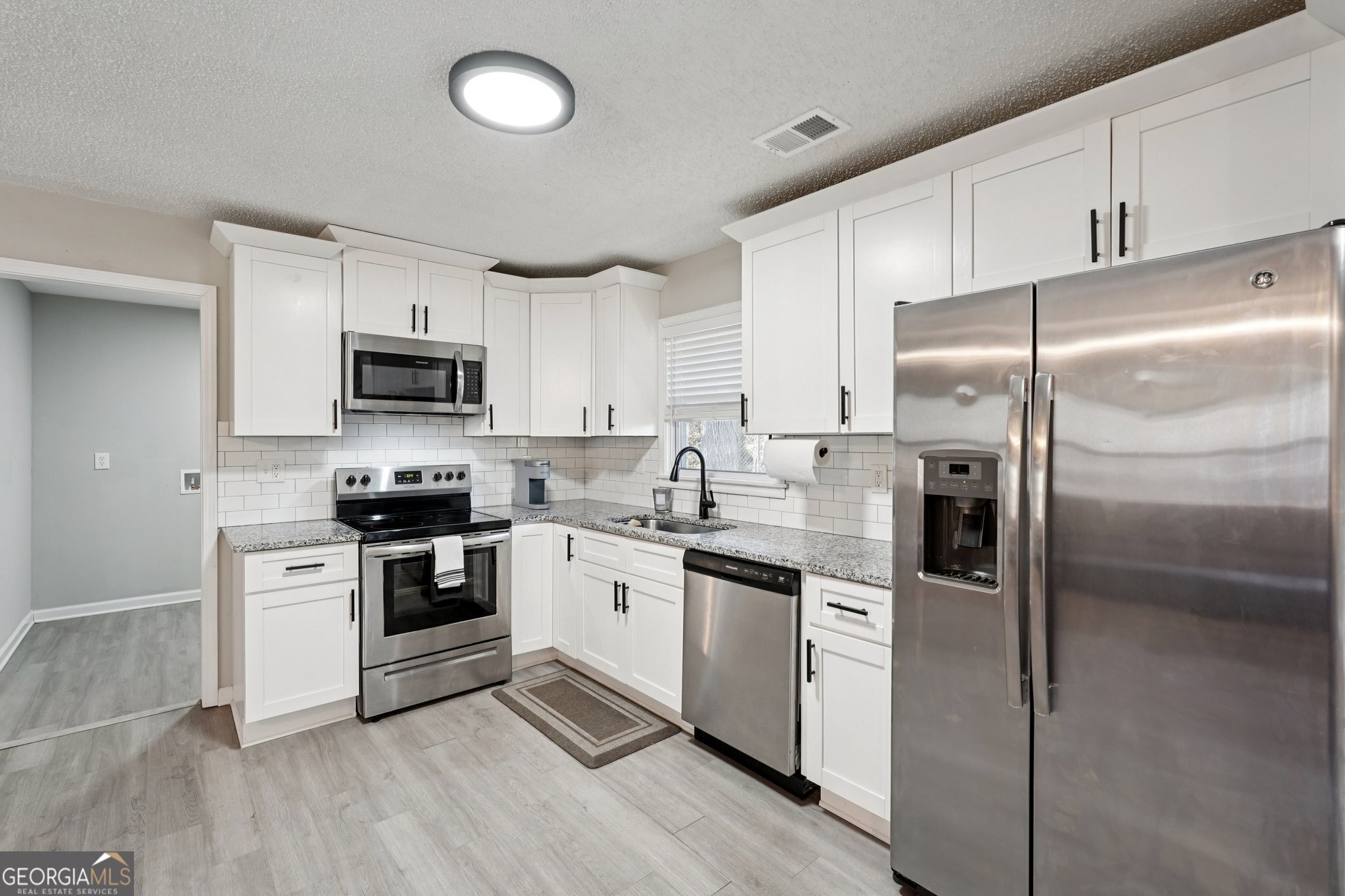 1961 Oak Leaf Court SW
