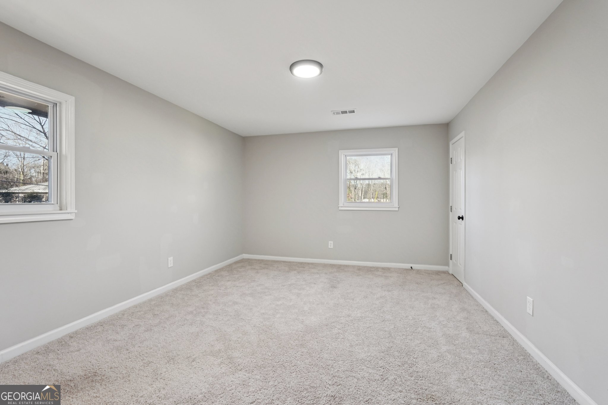 1961 Oak Leaf Court SW