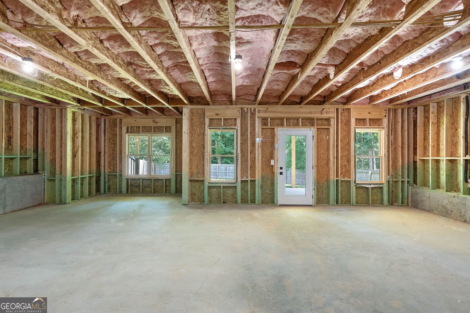 2583 Winding Lane NE