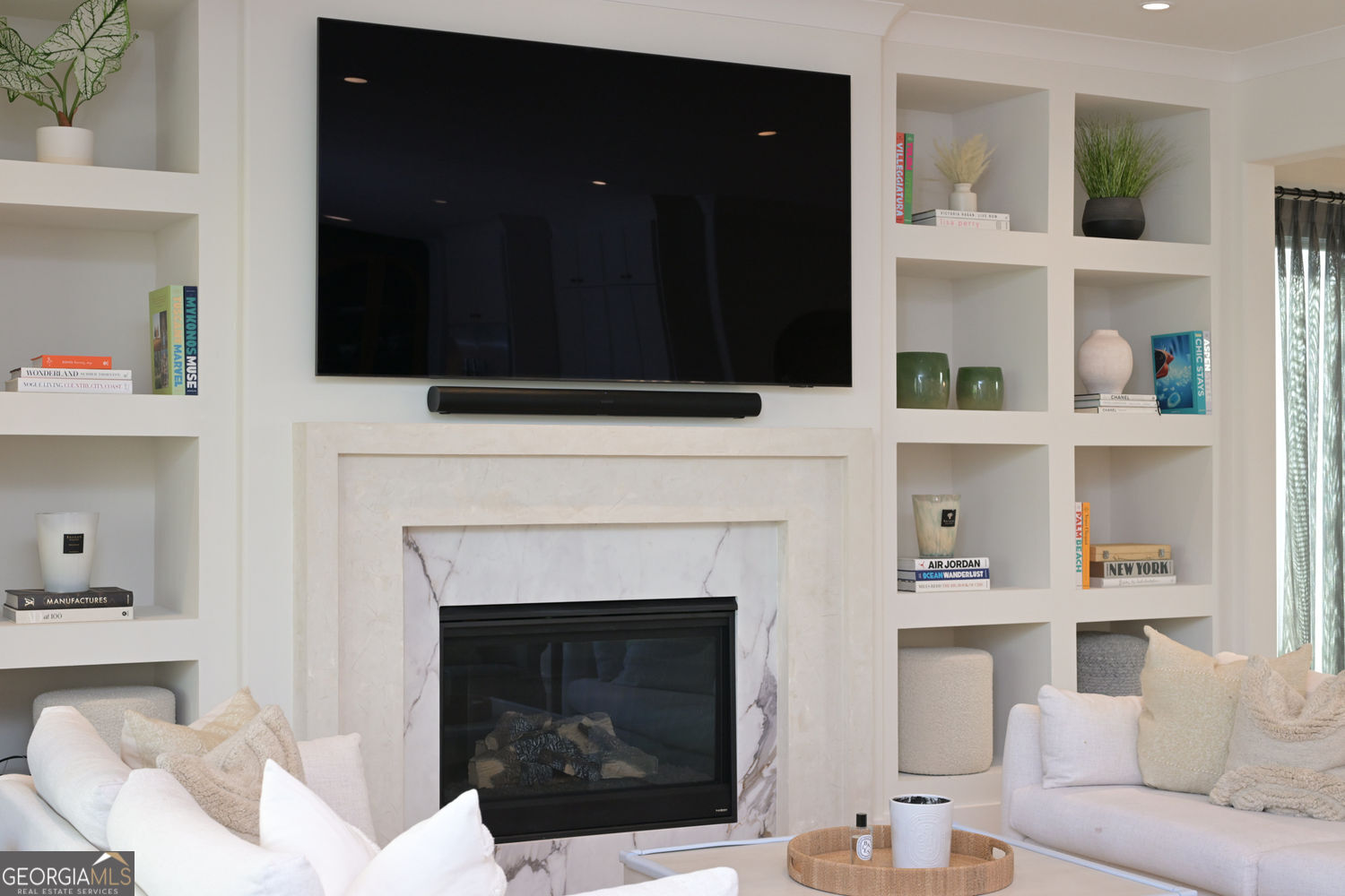 2583 Winding Lane NE