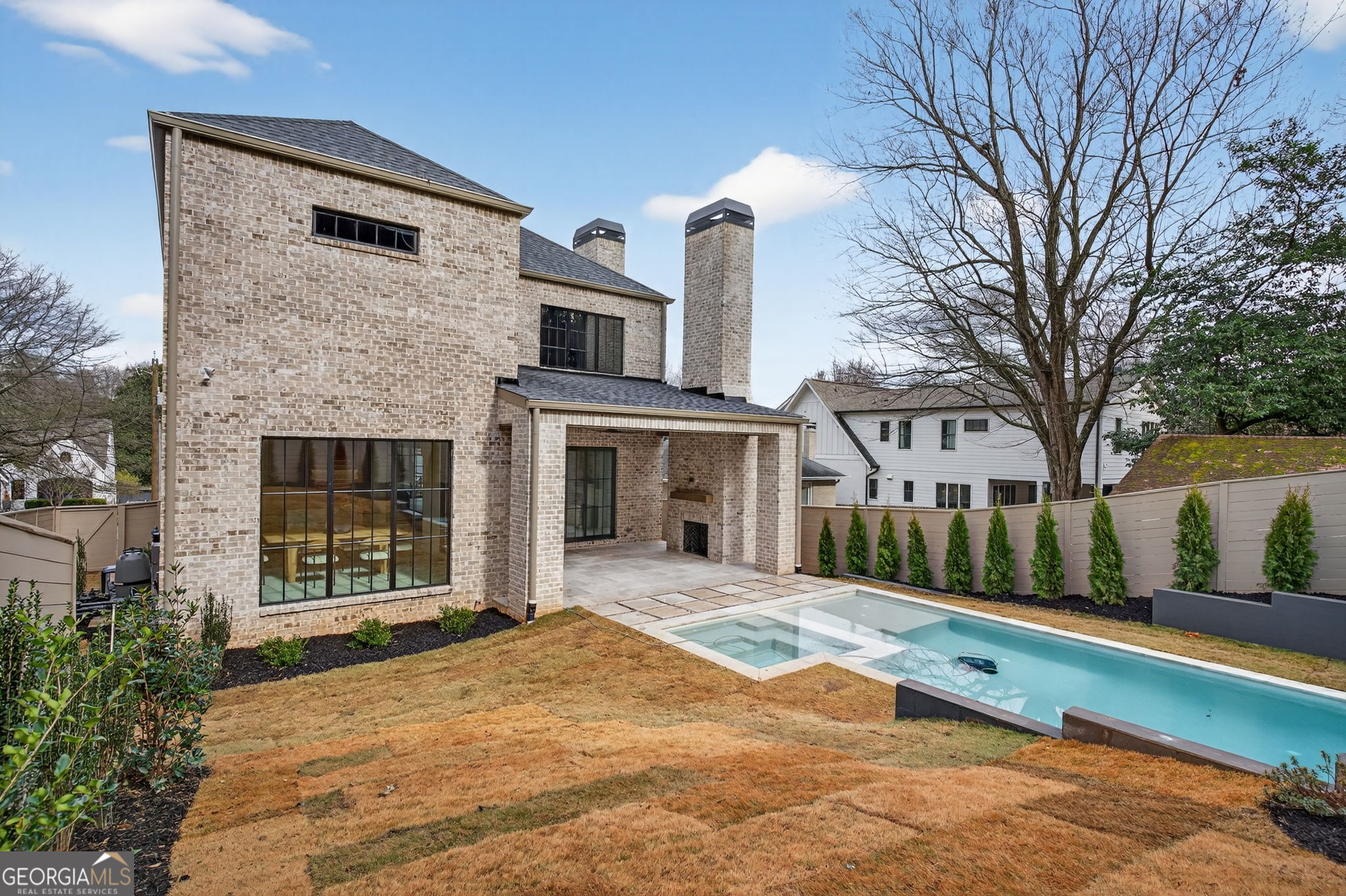 991 Courtenay Drive NE