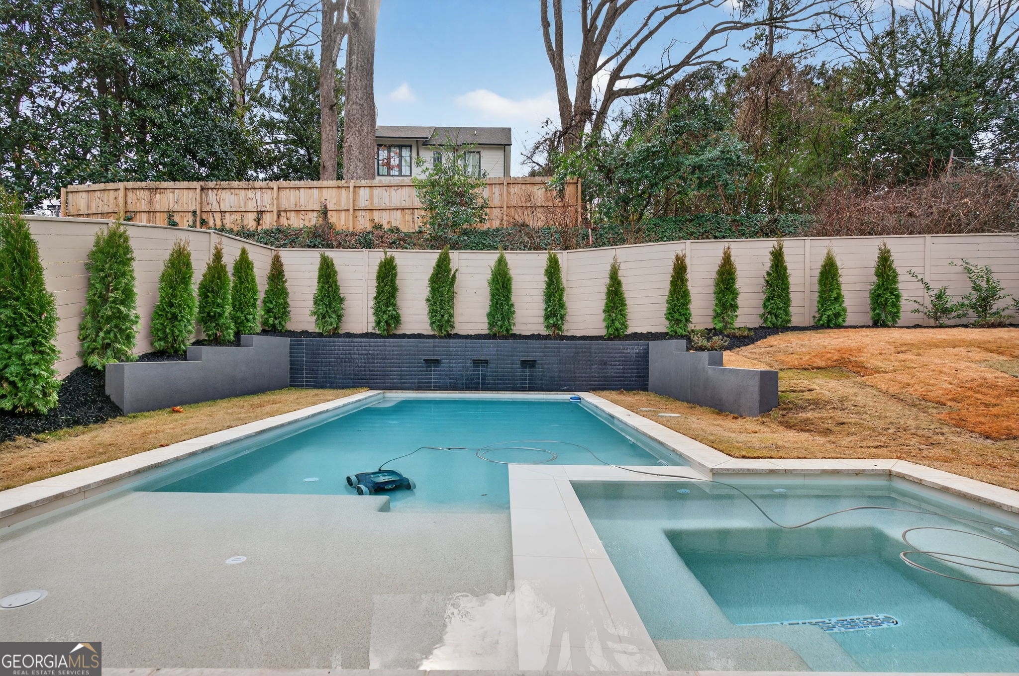 991 Courtenay Drive NE