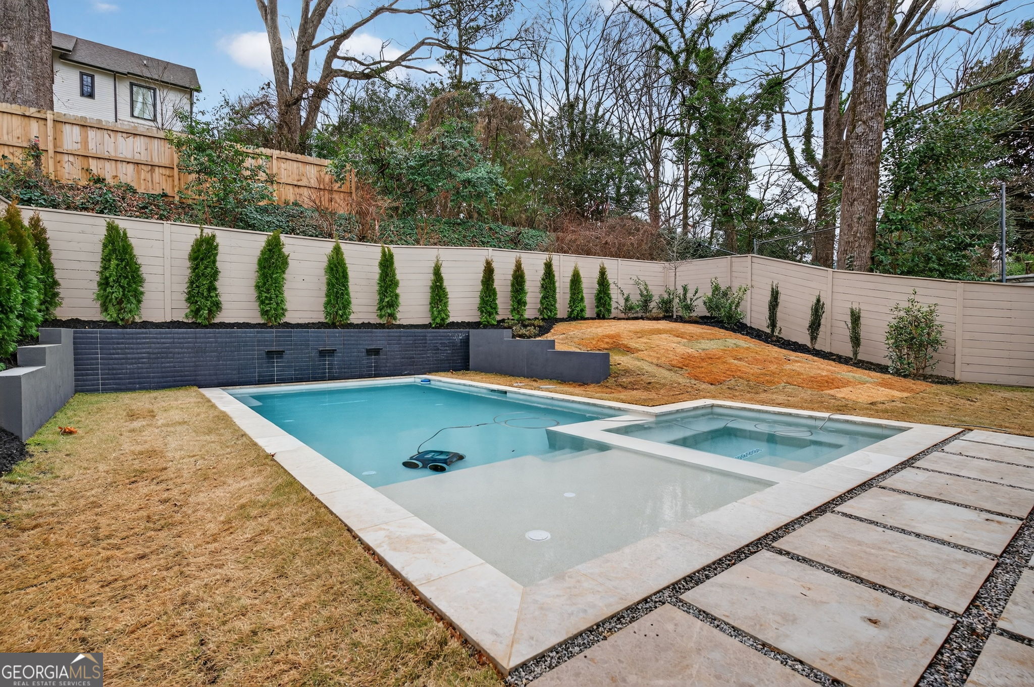 991 Courtenay Drive NE