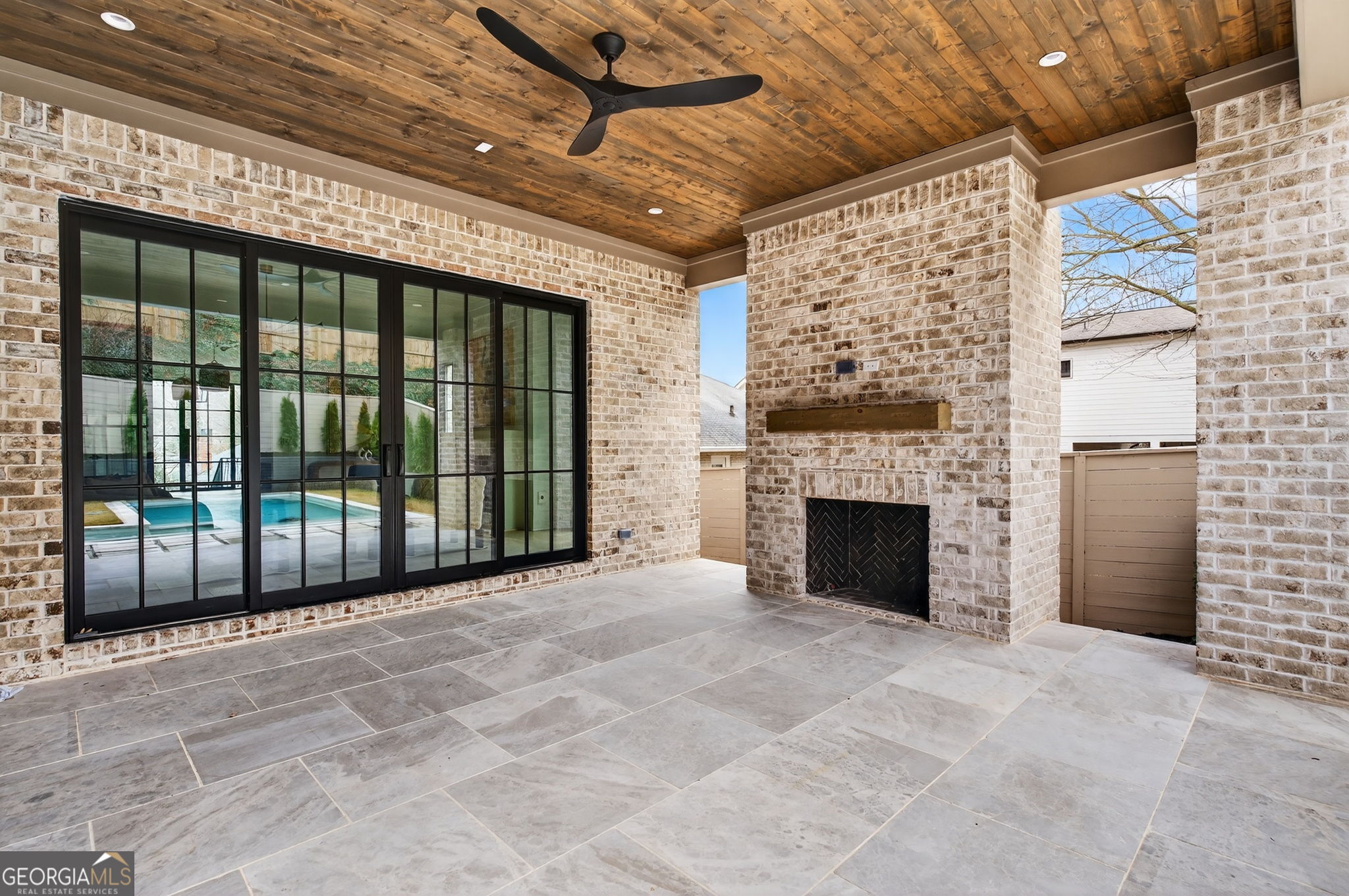 991 Courtenay Drive NE