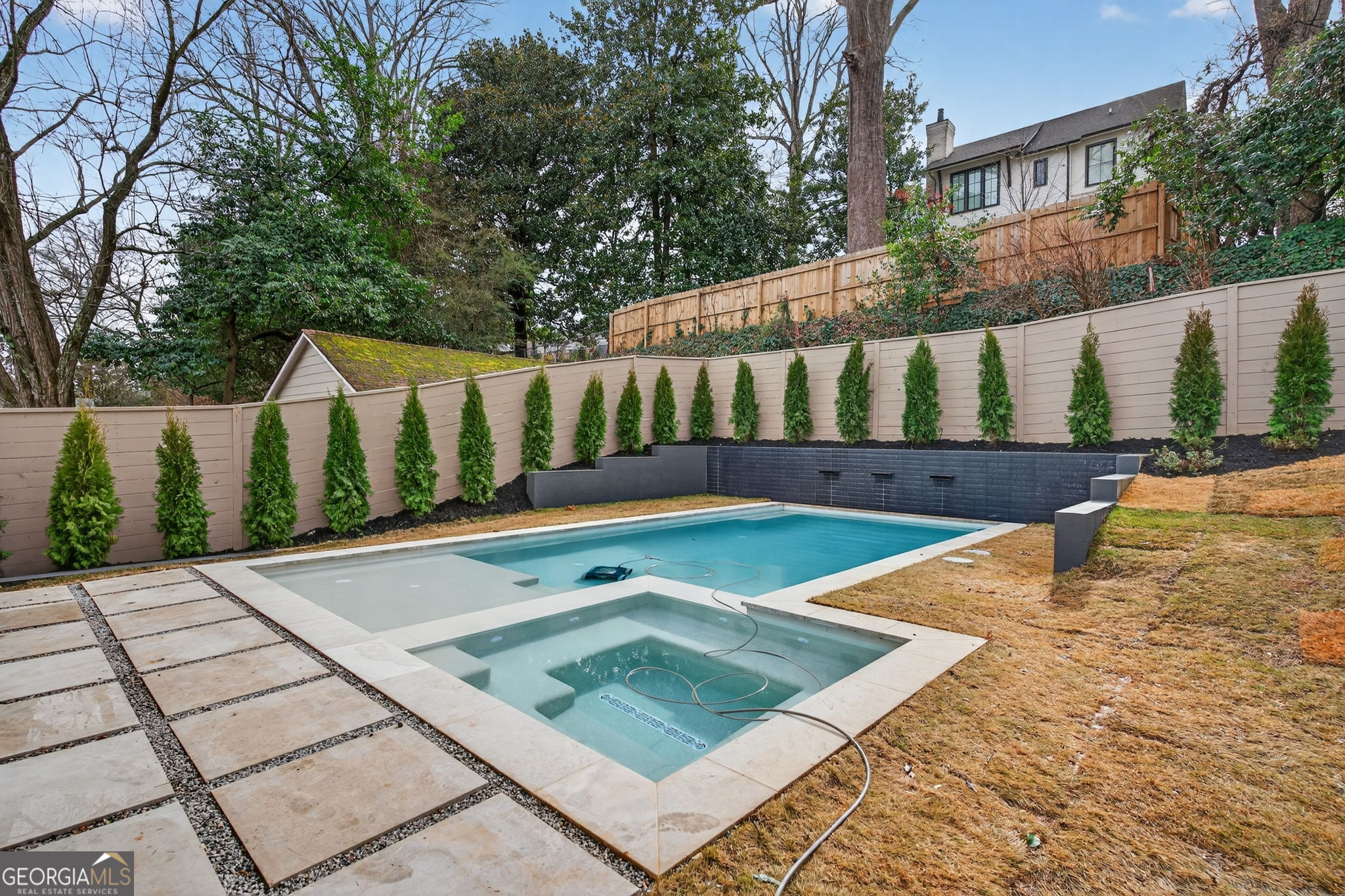 991 Courtenay Drive NE