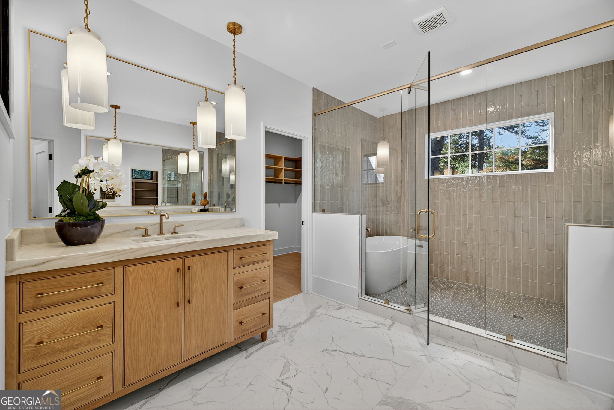 991 Courtenay Drive NE