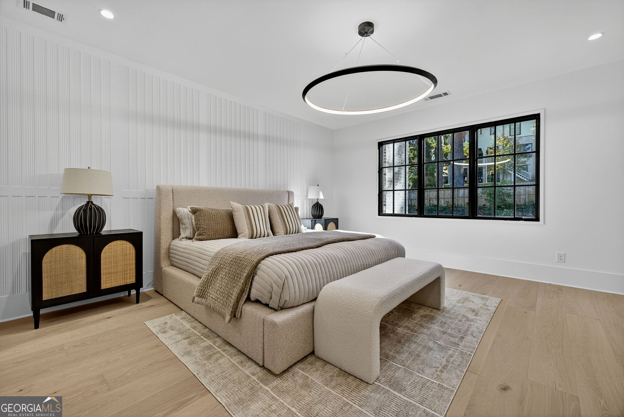 991 Courtenay Drive NE