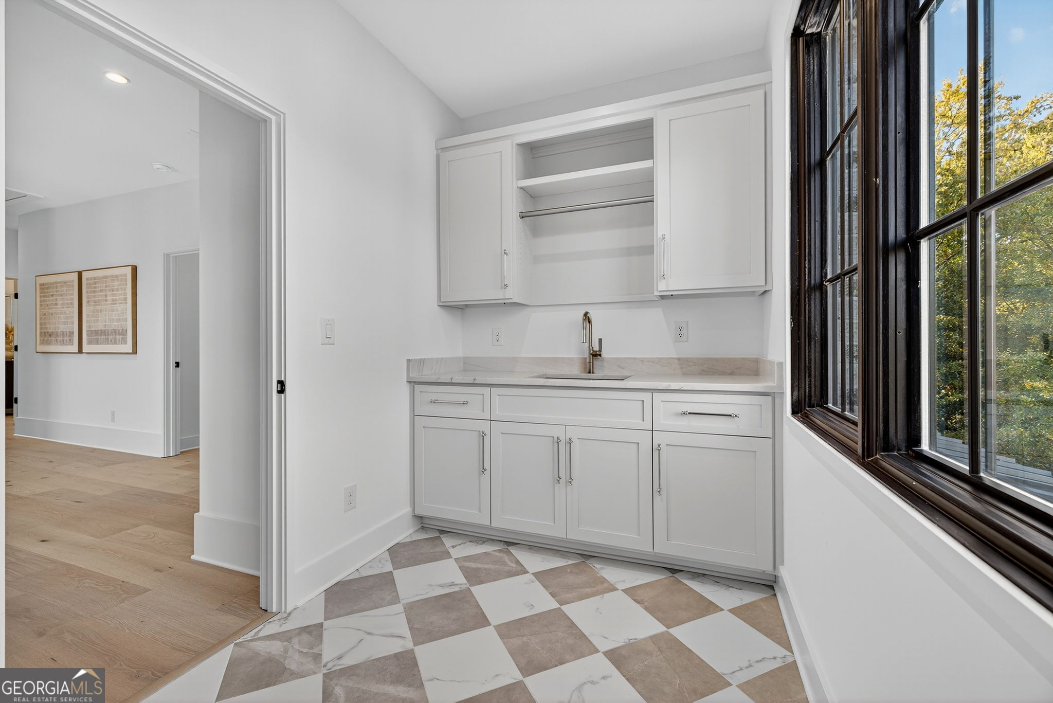 991 Courtenay Drive NE