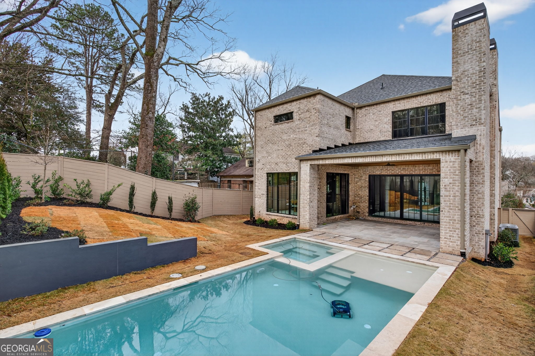 991 Courtenay Drive NE