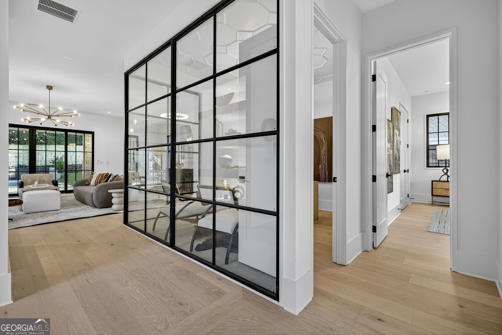 991 Courtenay Drive NE