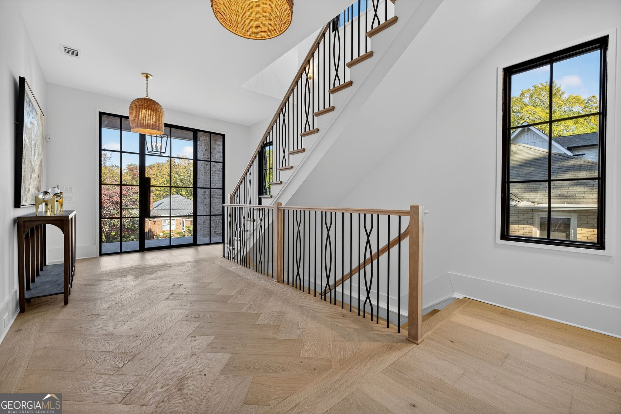 991 Courtenay Drive NE