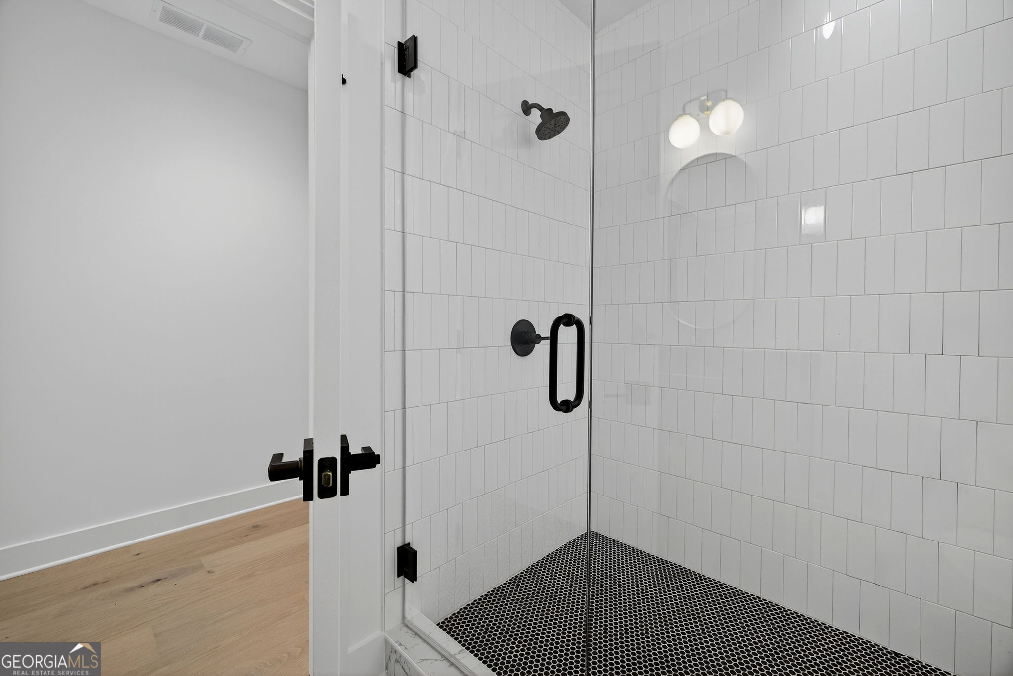 991 Courtenay Drive NE