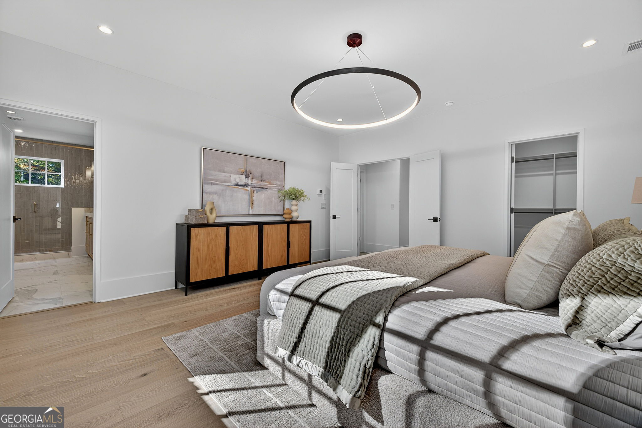 991 Courtenay Drive NE